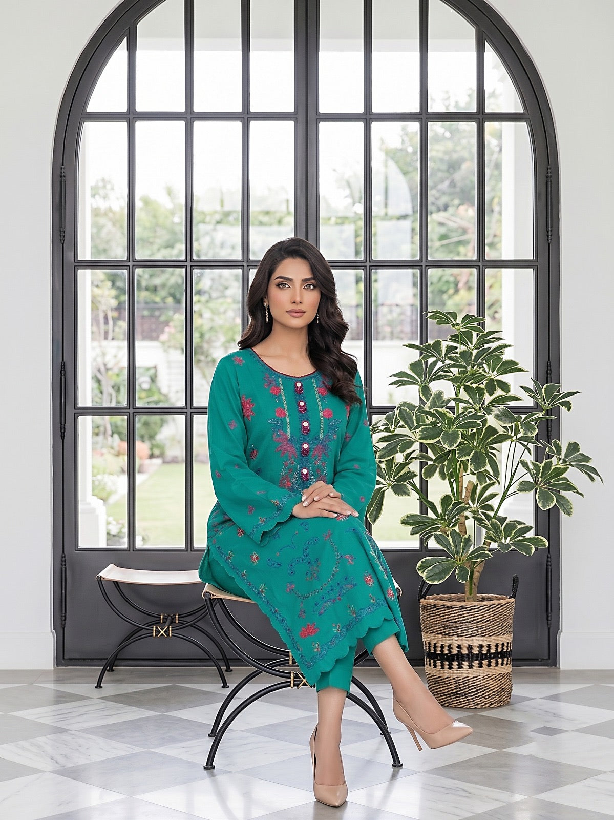 Hira Ferozi Embroidered 2 Pcs Kaftan Dress