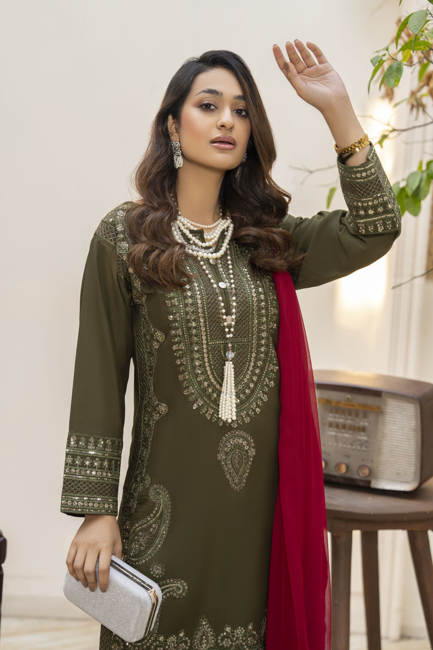 Ishita Ready to Wear 3 Pcs Embroidered Dress