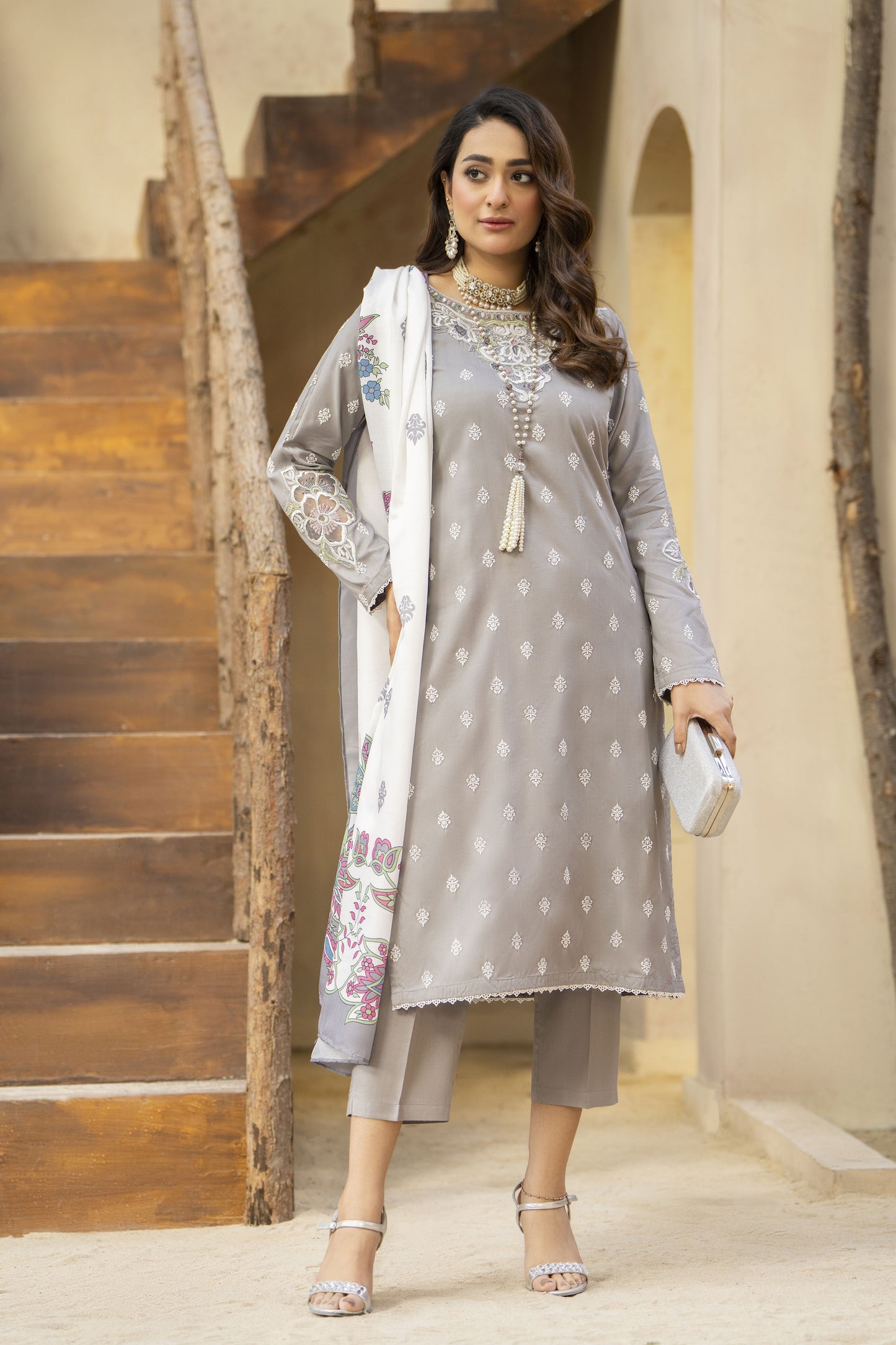 Nisha Ready to Wear 3 Pcs Embroidered Dress