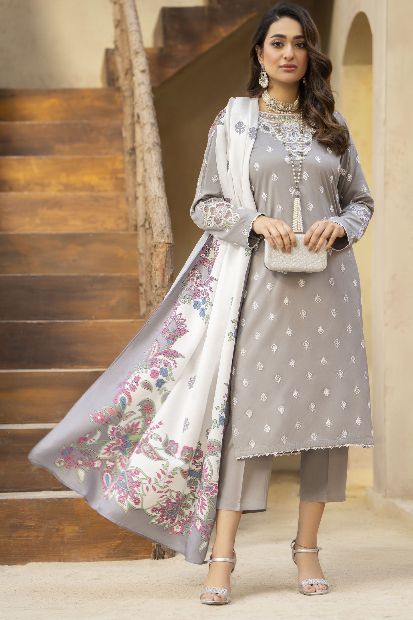 Nisha Ready to Wear 3 Pcs Embroidered Dress