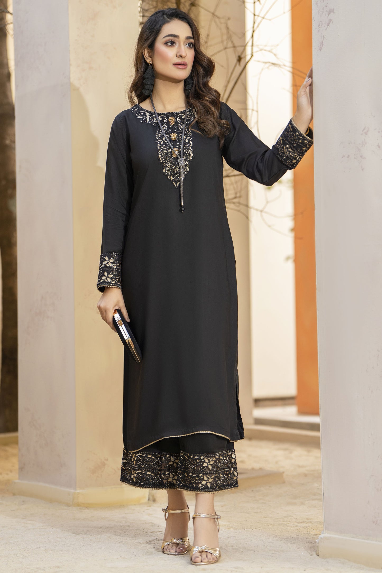 Raima Ready to Wear 2 Pcs Embroidered Dress hi o