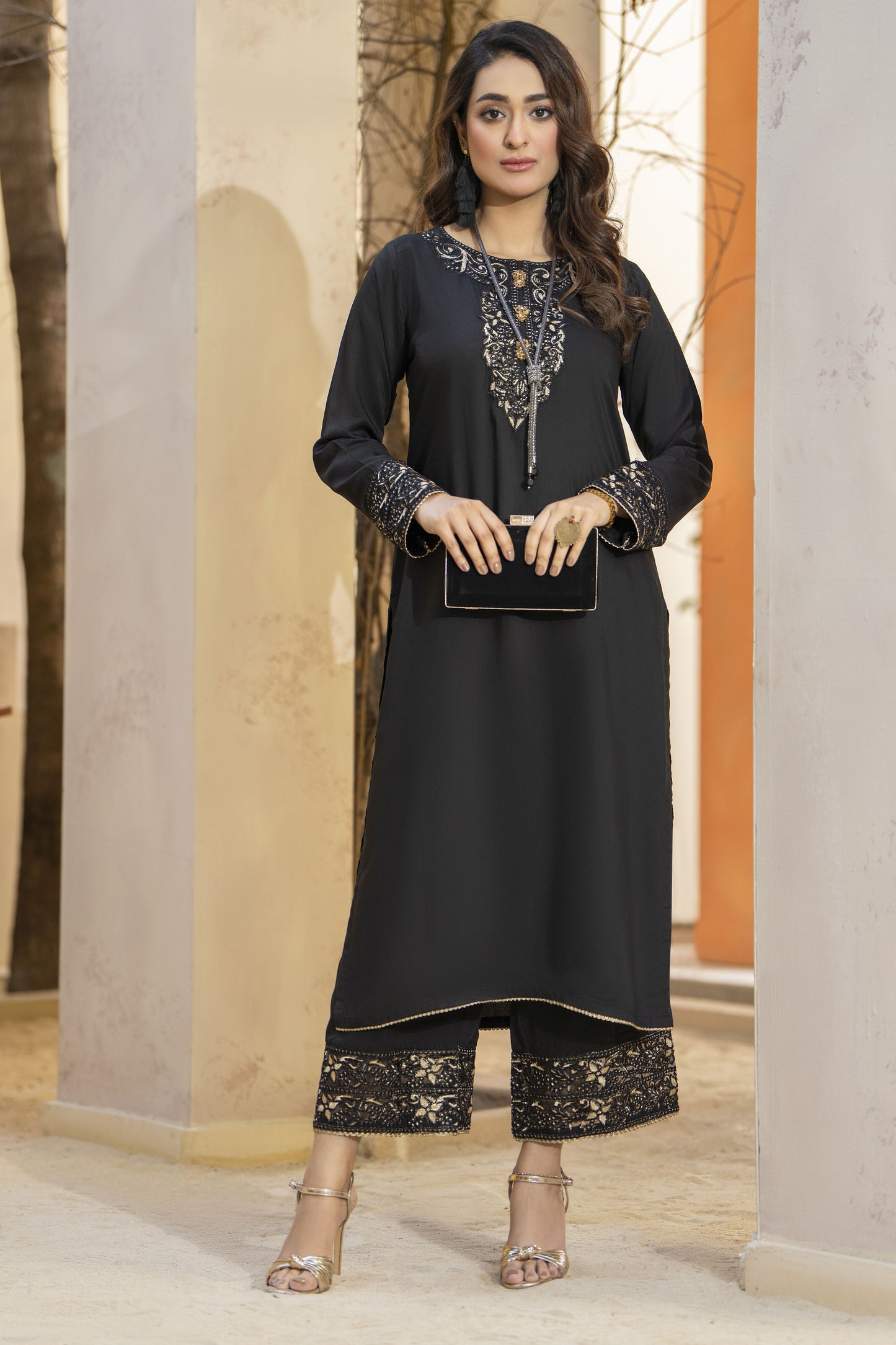 Raima Ready to Wear 2 Pcs Embroidered Dress hi o