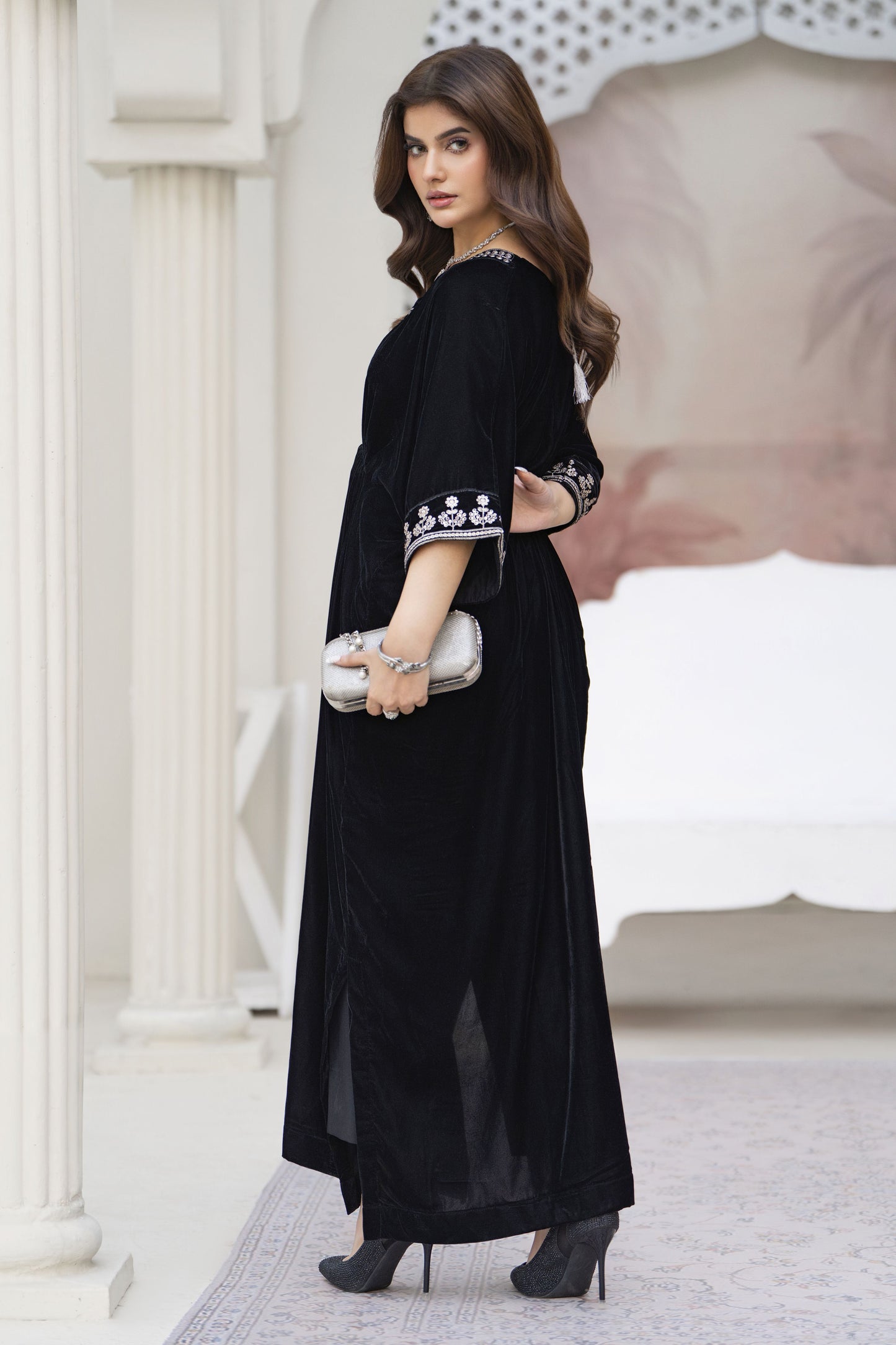 Bera Ready to wear 2 Pcs  Velvet Embroidered Kaftan