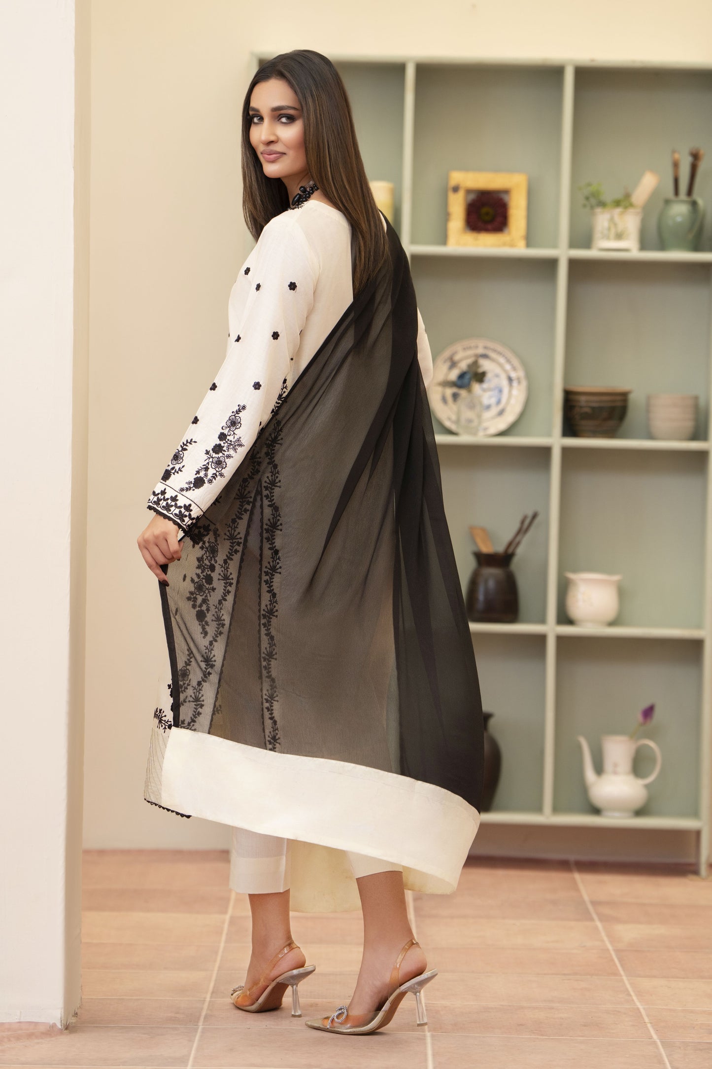 Nuri Ready to Wear 3 Pcs Embroidered Dress