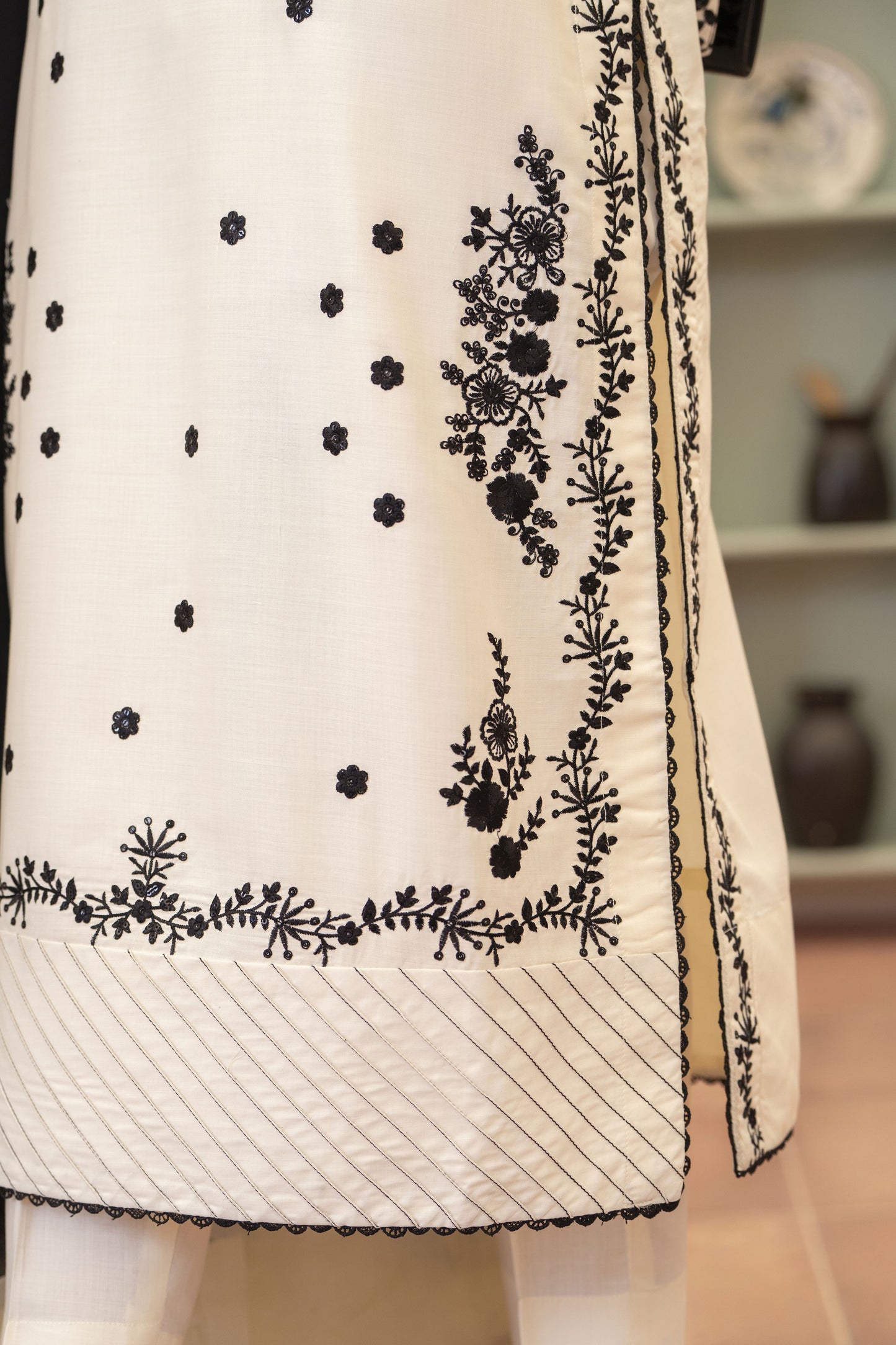 Nuri Ready to Wear 3 Pcs Embroidered Dress
